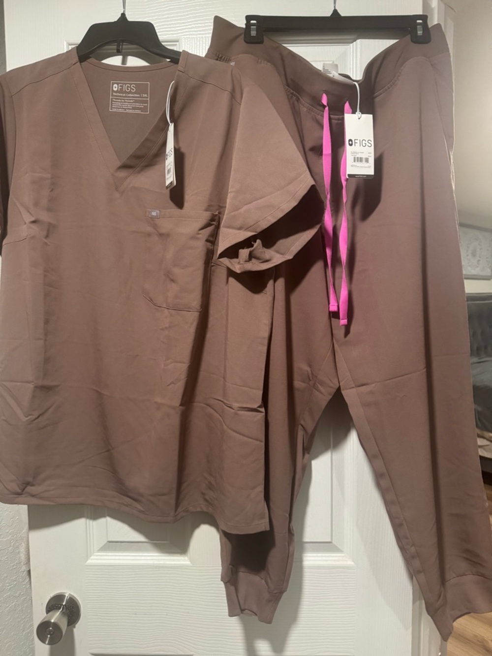 FIGS Mauve-Brown Scrub Set with Hot Pink Drawstrings